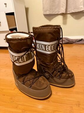 Moon Boot Brown and White Lace-Up Winter Boots